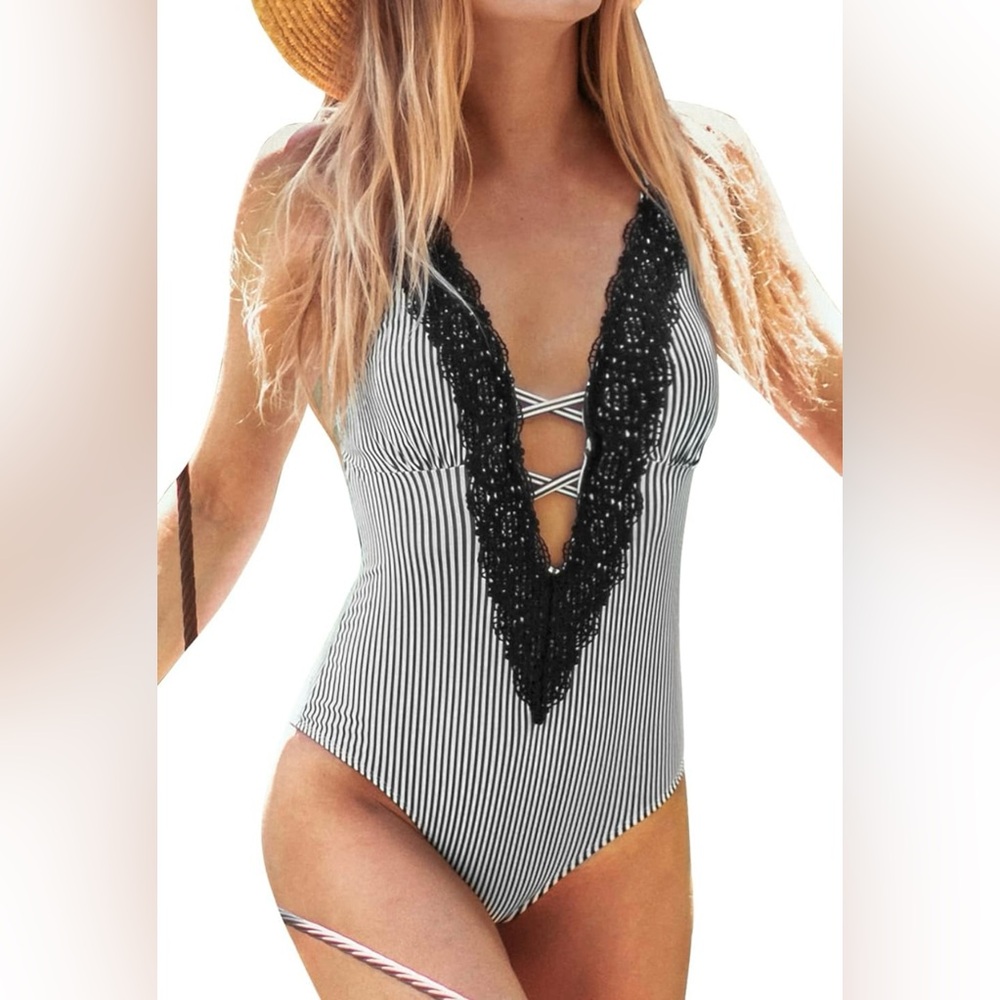 CUPSHE Women's Wish You Well Lace One-Piece Swimsuit